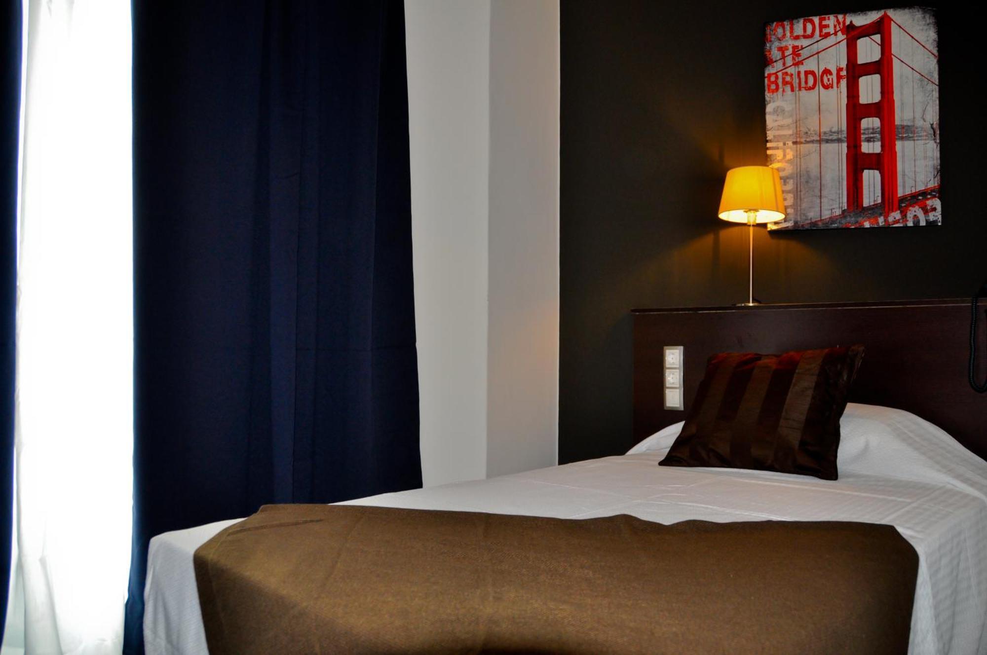 Hostal La Rotonda Ourense Eksteriør billede