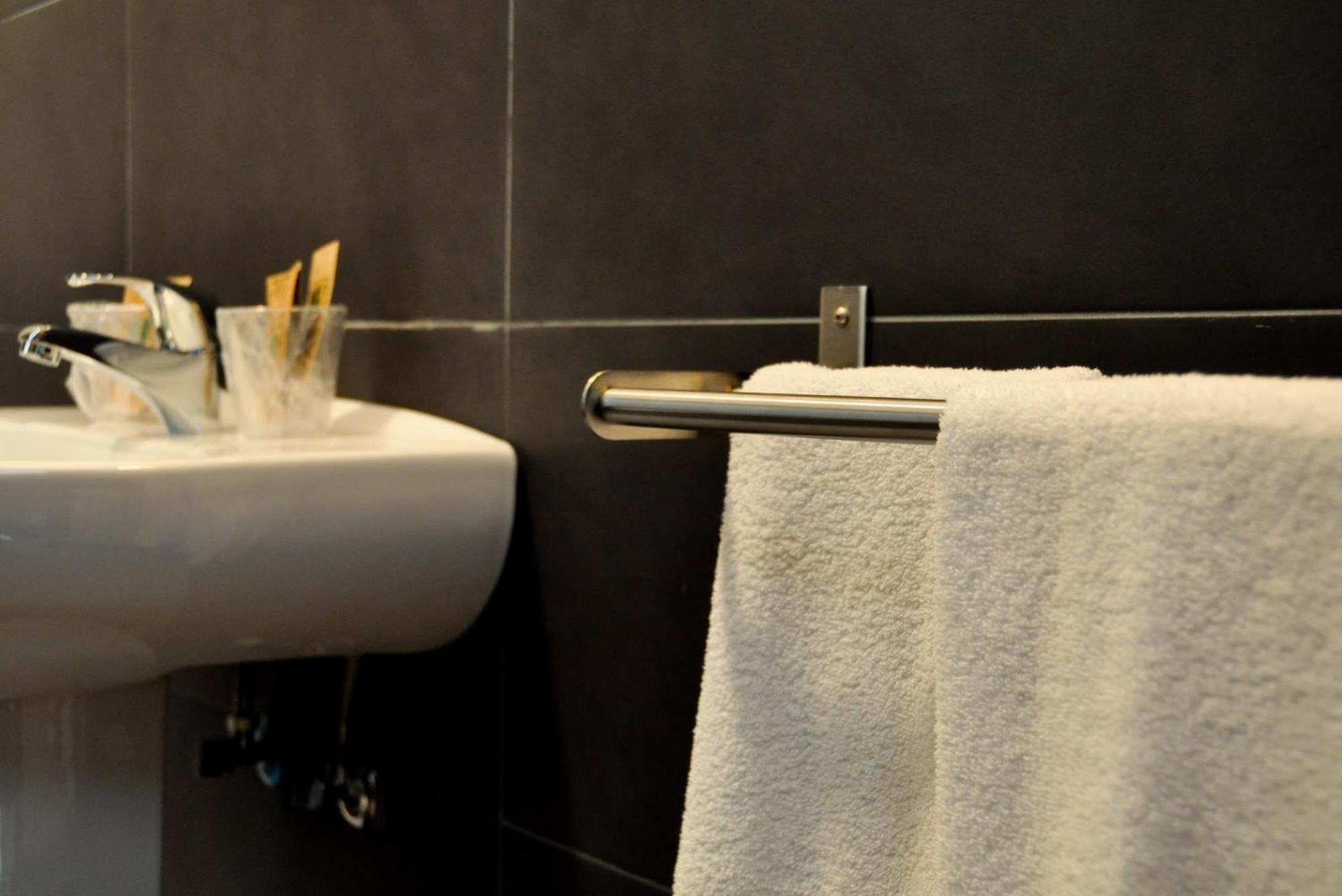 Hostal La Rotonda Ourense Eksteriør billede