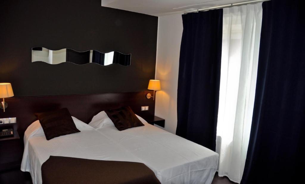 Hostal La Rotonda Ourense Værelse billede