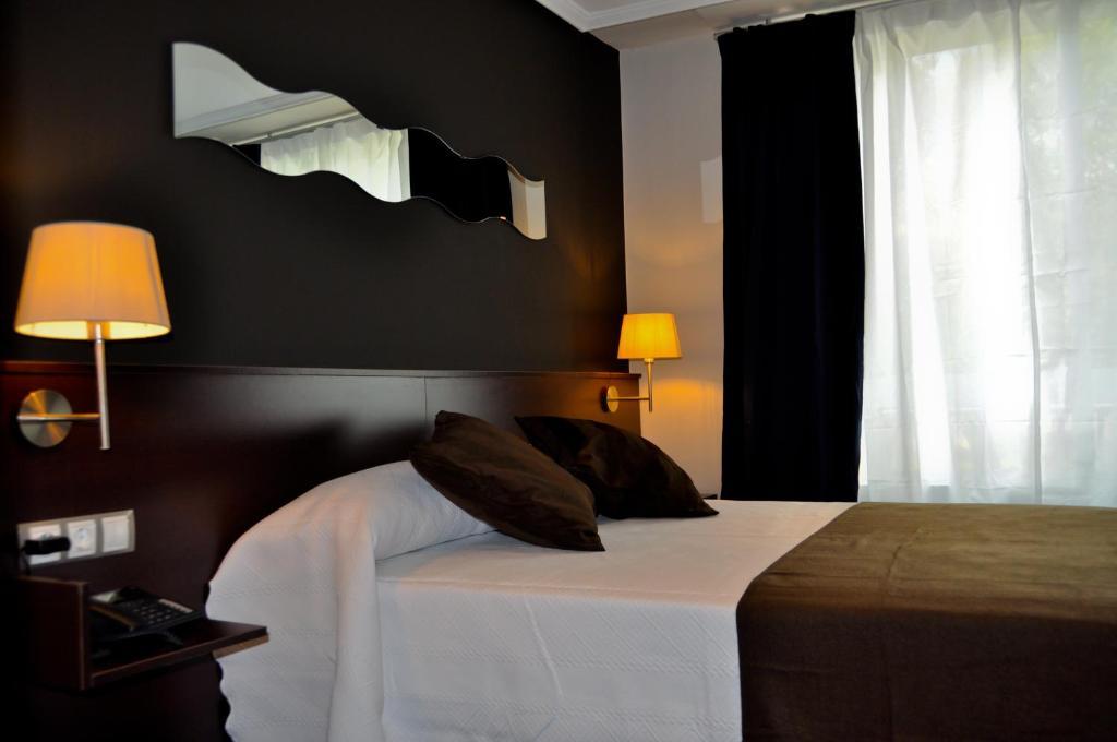 Hostal La Rotonda Ourense Værelse billede